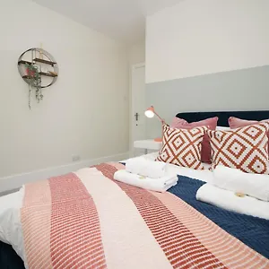 https://cheltenham-house-by-mgroupsa.tophotelsbath.com